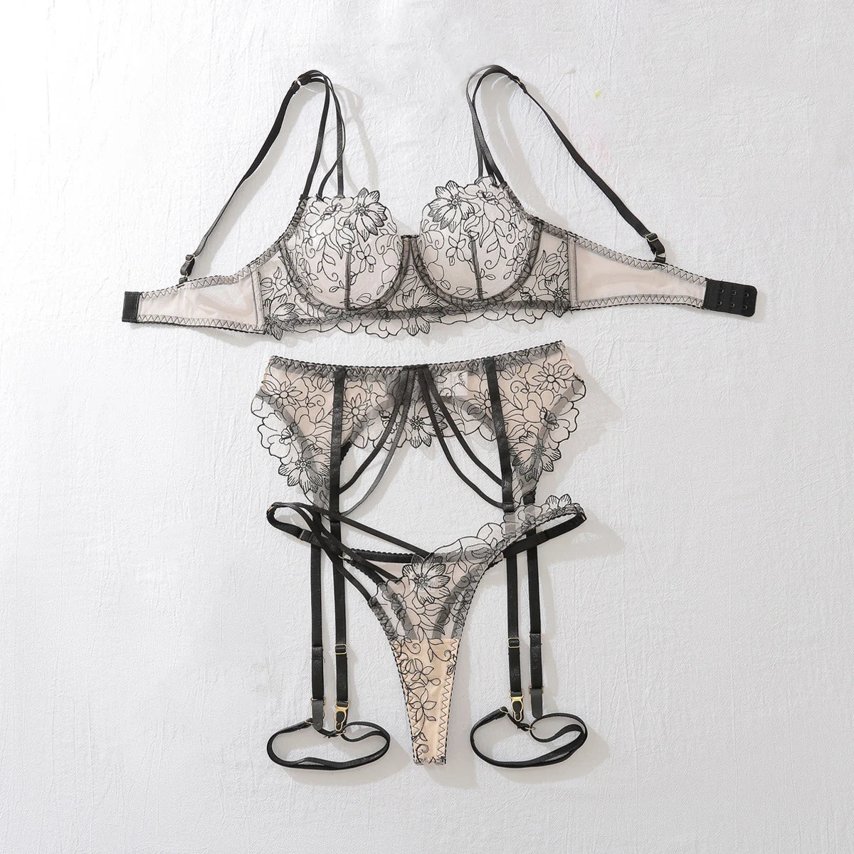 Éloire Embroidered Suspender Set