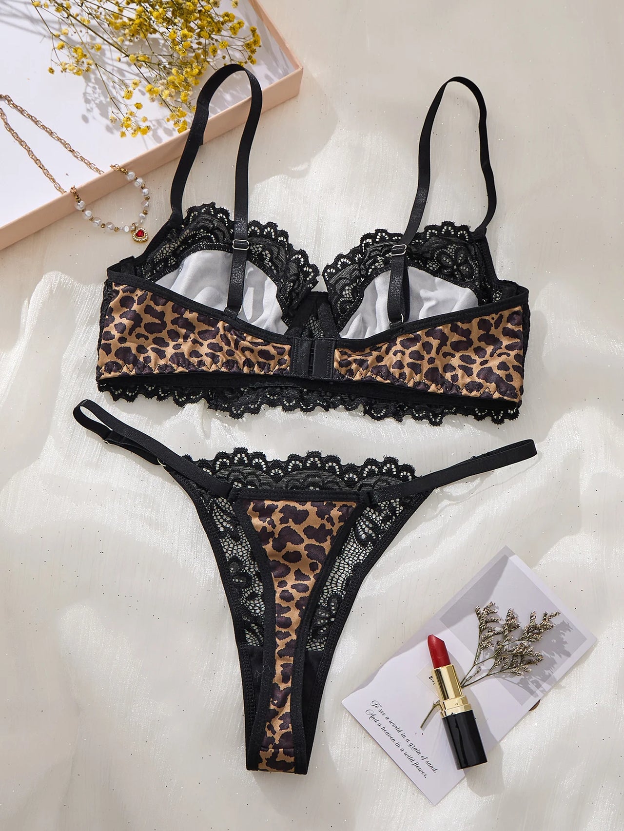 Savara Lace Lingerie Set