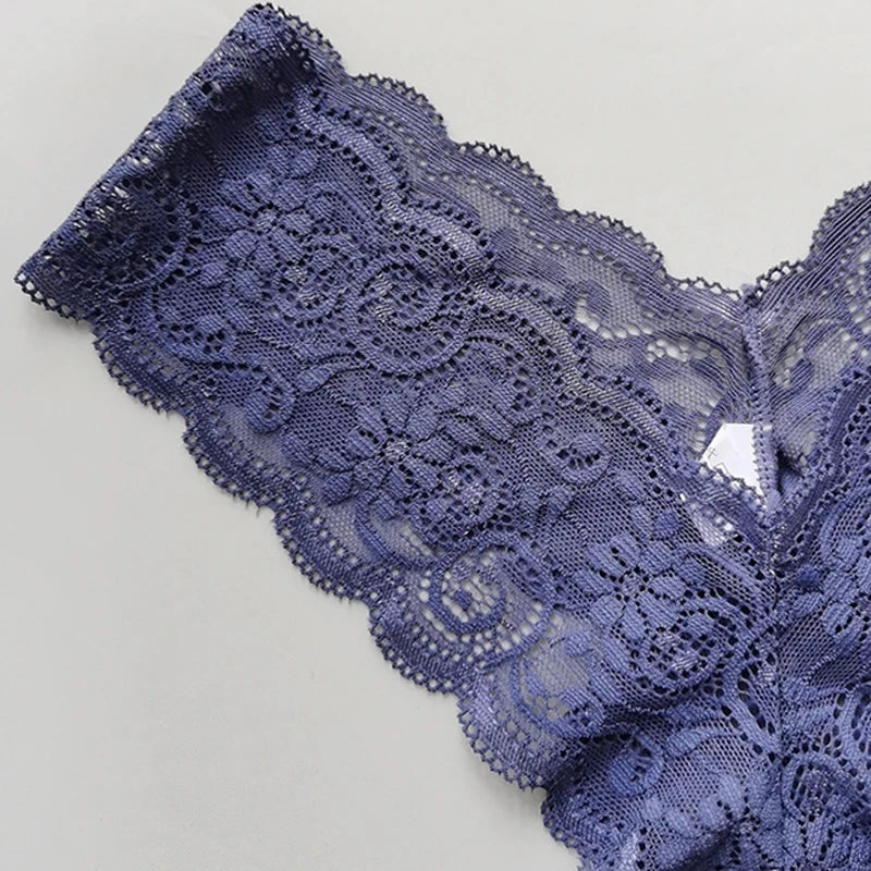Sorelle Lace Thong - vetitus -