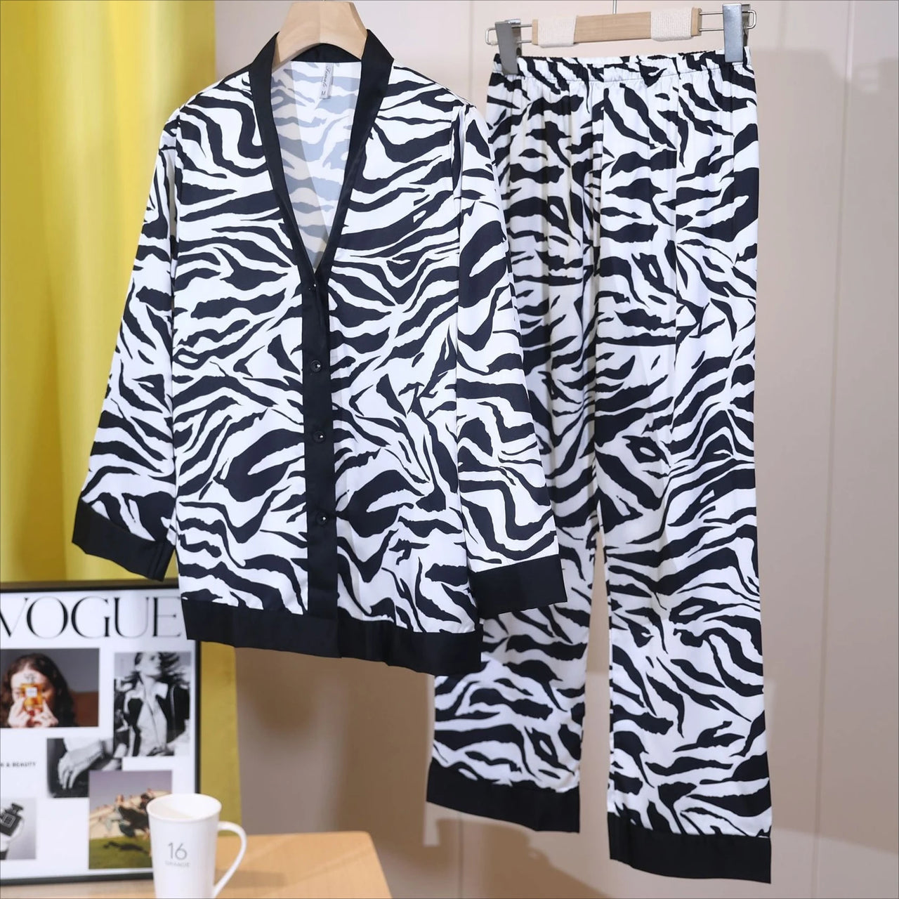 Noir Savanna Pyjama Set