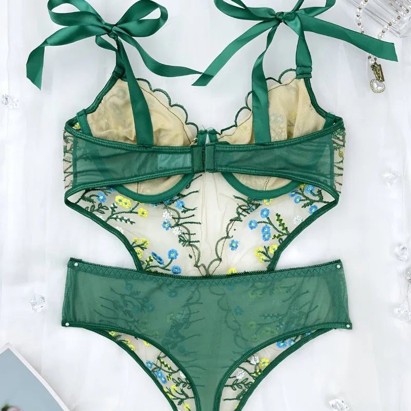 Lysandra Embroidered Bodysuit - vetitus -