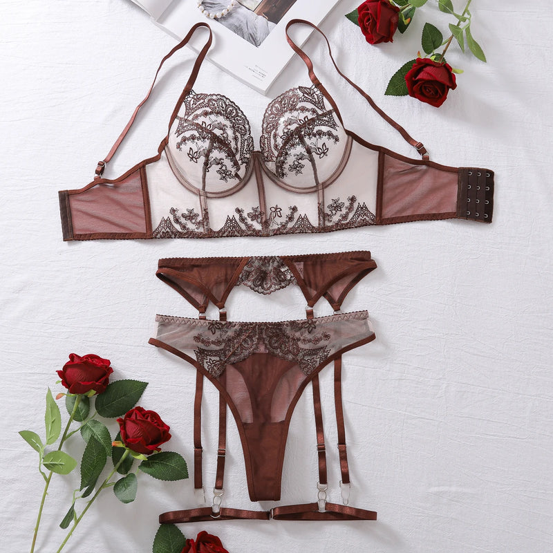 Céleste Embroidered Garter Set